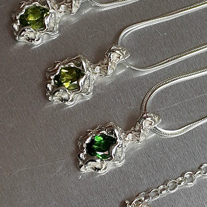 PIEDRA NECKLACE (Seaweed)