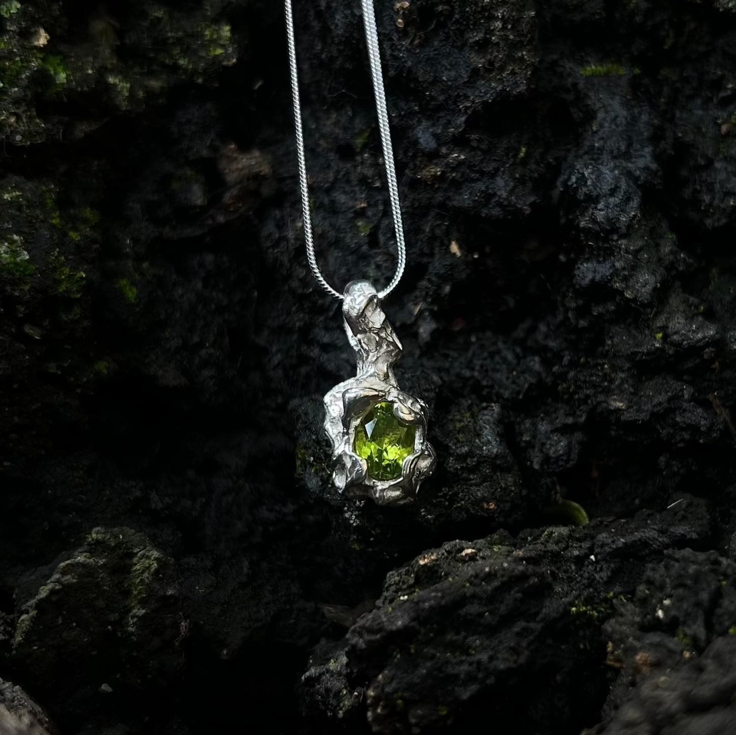 PIEDRA NECKLACE (Lime)