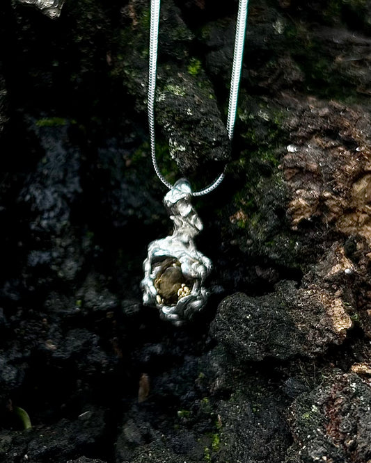 PIEDRA NECKLACE (Dirt)