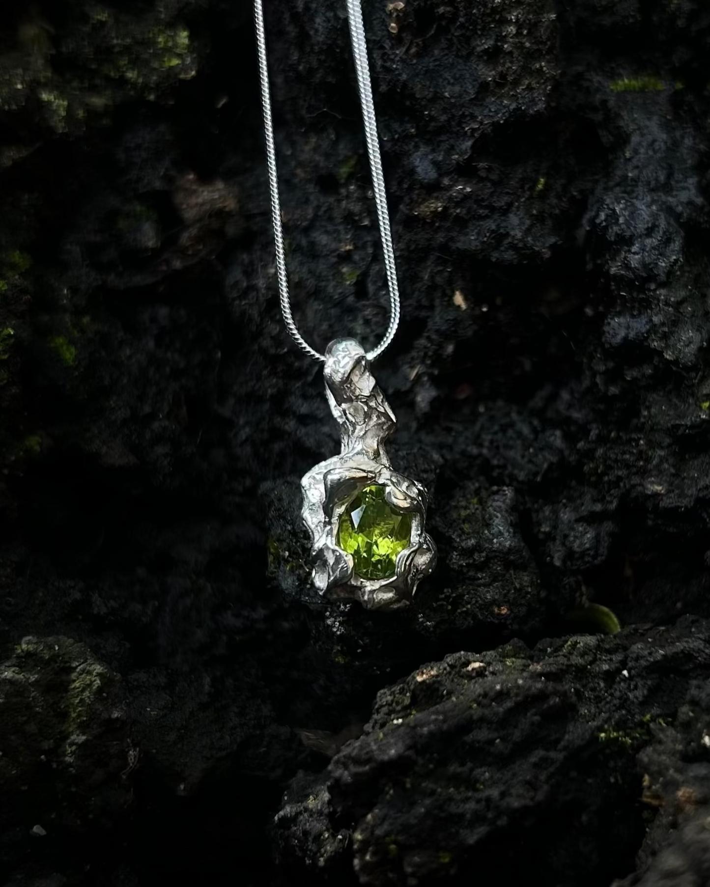 PIEDRA NECKLACE (Lime)