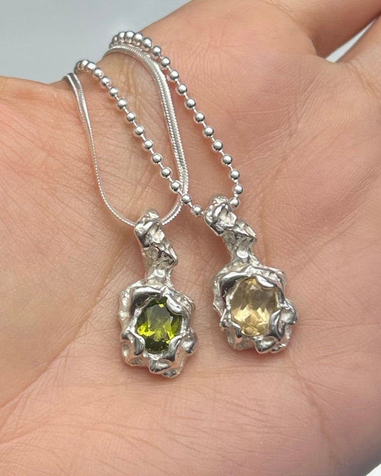 PIEDRA NECKLACE (Lime)